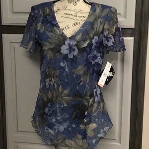 Miss Dorby, floral top, nwt